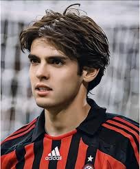 Steam正版移植《英勇之地》手游今日全平台公测